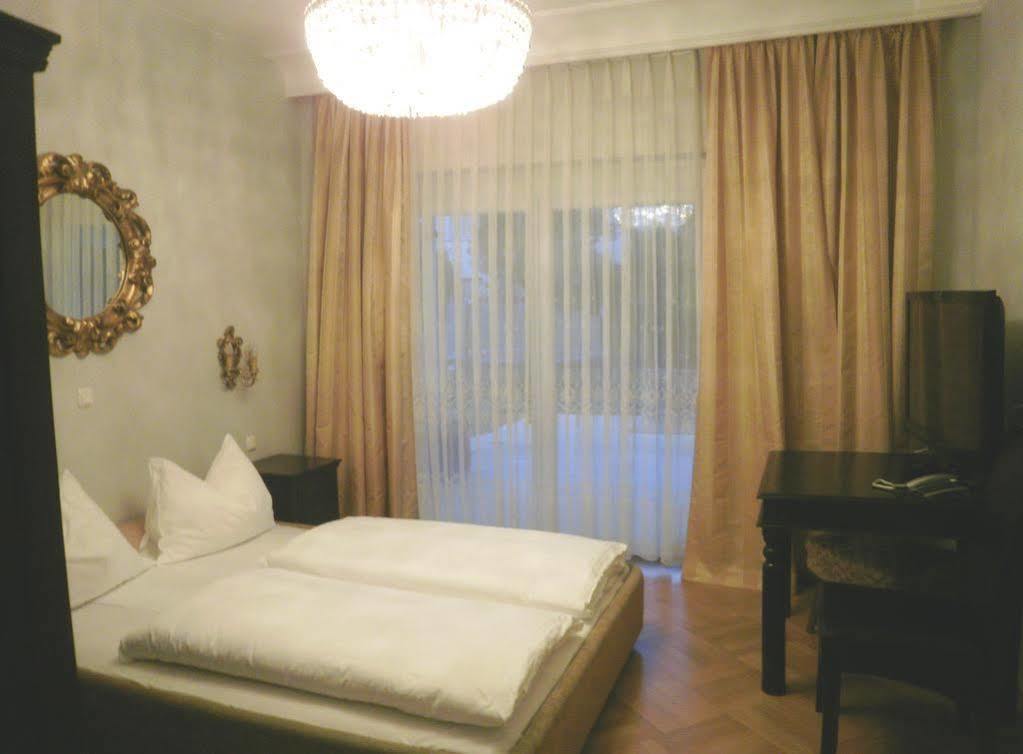 Stadtvilla Auerhahn วอคลาบรุค ภายนอก รูปภาพ